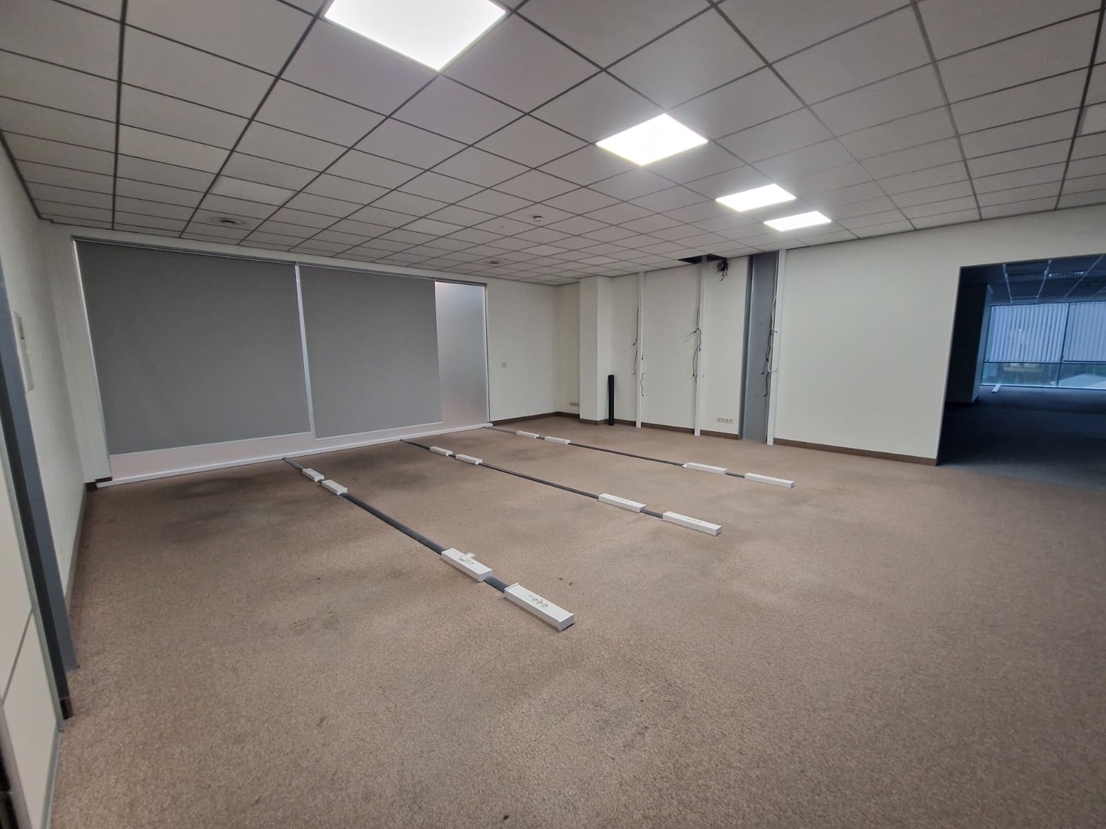 Blog 12 Biroja mebelu parcelsana